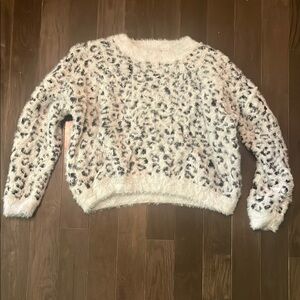 Leopard Print Fuzzy Cropped Sweater - White and Black